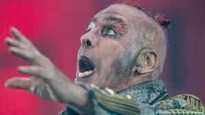 Summa inferno reports that lindemann's solo project. Wie Till Lindemann Mit Einem Interview Fans Verargert Musik Dw 13 11 2020