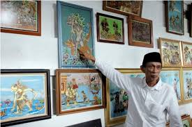Goresan unik dari seni lukis wayang kaca. Sutanto Mendut Ultah Resmikan Museum Lima Gunung