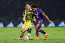 お得】これがデビューの亜美ちゃんの練習でスタッフとH。まずはチ○ポをパイズリでしごいてからフェラ。相手の希望の69でマ○コを責められ合体。正常位では少々ぎこちないピストンにも感じる彼女。騎乗位での亜美ちゃんの腰振りからのフェラ＆手コキで大量発射！  徳永亜美