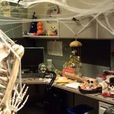 The hardest part about decorating your table for halloween this year will be deciding which one to try! 20 Halloween Office Theme Ideas Home Design Interior Decorating Bedroom Ideas Halloween Cubicle Work Cubicle Decor Halloween Office