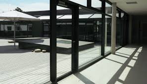 Verlege den boden im vorzimmer neu, der alte liegt im moment quer zur eingangstüre. Die Optimale Verlegerichtung Auf Der Terrasse Terrassendielen Terrasse Hausfassade