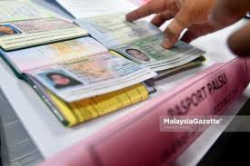 Lengkap link pendaftaran blt online gratis. Bayar Rm400 000 Untuk Buat Mykad Dan Pasport Malaysia Warga China