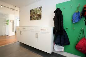 Mit der garderobe pop im klaren und modernen stil haben sie die komplettlösung für ihren vorraum gefunden! Individuelle Garderobe Oder Schuhregal Schreinerei Burkhardt
