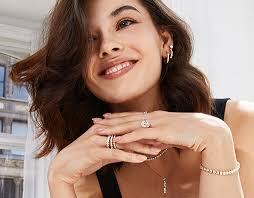 Solitaire Engagement Ring Embellished With a Four Prong Signature  Head-s01w14h01w14