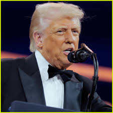 Hugh Jackman & Jon Hamm Have a Bromance Moment, Pal Around at 'GMA'!: Photo  3108645