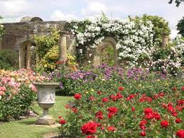 Urn Stone Arches And Roses At Hever Castle Gardens Uk Famous Gardens Castle Garden Magical Garden
