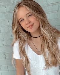 Donna Teeples's Instagram, Twitter & Facebook