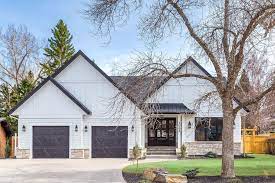 If you're on the hunt for the right exterior paint color for your farmhouse, you've probably noticed that simply choosing one color to cover the exterior of your home is no easy task. The Top 40 Best Modern Farmhouse Exterior Ideas Exterior Home Design