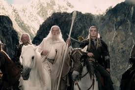 Jun 08, 2021 · le seigneur des anneaux ne cesse de passionner les fans et cela à tel point que plusieurs années après la sortie du retour du roi, les fidèles de l'univers créé par j.r.r. Le Seigneur Des Anneaux Ce Que L On Sait Deja De La Tres Attendue Serie Amazon