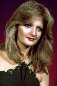 Bonnie tyler in a great live performance.beautiful song,amazing energy,powerfull voice.she still the walkyrie of pop/rock.is not easy sing good (and she. 170 Bonnie Tyler Ideas Bonnie Tyler Bonnie Tyler