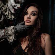 Is it normal for one baby bird to leave the nest early?