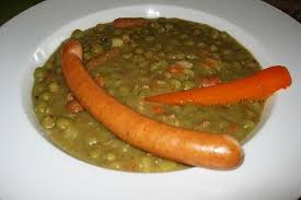 Omas Erbsensuppe Mit Wiener Wurstschen Von Mcmoe Chefkoch Erbsen Suppe Erbsensuppe Erbsensuppe Rezept