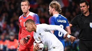 France vs iceland euro 2020 qualifier pes 2019 подробнее. La France Avec L Islande Et La Turquie Lors Des Eliminatoires De L Euro 2020 Eurosport