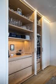 Betonkuche Mit Dade Design Arbeitsplatte Und Bulthaup B3 Kochinsel Hochschranke Www Wetscher Com Desig Concrete Kitchen Hidden Kitchen Kitchen Pantry Cupboard