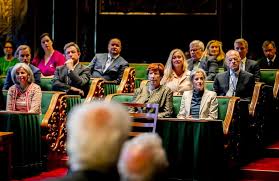 De eerste kamerleden komen elke dinsdag samen om te vergaderen. Cda Geef Senatoren Voor Zes Jaar Een Stoel In De Eerste Kamer Het Parool