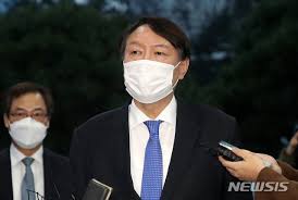 국민 절반 가까이는 윤석열 검찰총장에게 내려진 정직 2개월의 징계 강도가 '강하다'고 생각한다는 여론조사 결과가 17일 나왔다.리얼미터가 tbs 의뢰로 16일 전국 18세 이상 남. ì¼ì§€ ìœ¤ì„ì—´ ê²€ì°°ì´ìž¥ ì§ë¬´ì •ì§€ë¶€í„° ì—…ë¬´ ë³µê·€ê¹Œì§€ ë‰´ìŠ¤ ë™ì•„ë‹·ì»´