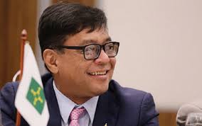 Ibaneis demite o secretário da Saúde e outros cinco auxiliares