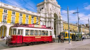 Stand 28.05.2021 • 09:21 uhr • alle. Reisen Und Corona So Geht Es Fur Den Tourismus In Europa Weiter Dw Reise Dw 09 06 2021
