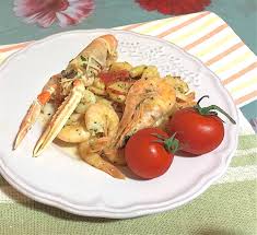 Come avete visto è davvero semplicissimo pulire i crostacei, nessuna fatica e soprattutto c'è sempre una grande disponibilità di prodotto, e sarete sicuri di blè surgelati. Scampi E Gamberi In Padella Ricetta Light Una Pigra In Cucina