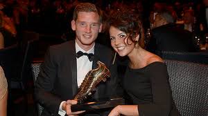 Signed from ajax in 2012, defender jan vertonghen has served the club with distinction for the past eight. Lennart Frederic V Twitter Woyoo Jan Vertonghen Rt Indospursladies Jan And His Girlfriend Sophie De Vries Spurswags Http T Co Cck1hnag1t Twitter
