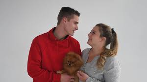 Bis sie ihre babies zum ersten mal in. Kugel Wachst Sarafina Wollny Gibt Schwangerschafts Update Promiflash De