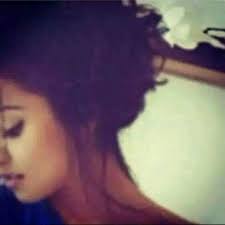 طلبت من القلم يرسمك رد بكل خجل ما أقدرأخدمك سألته وش السبب قال أناأعرف أرسم شجر أرسم قمر أرسم زهر أرسم نهر أرسم غ human silhouette photography image