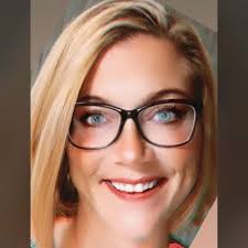 Crystal Groves (@MisssCrysss)