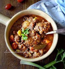 Akhir sekali masukkan ekor lembu bersama air rebusannya dan biarkan hingga mendidih. Stew Ekor Lembu Sedap Swesia S Journey