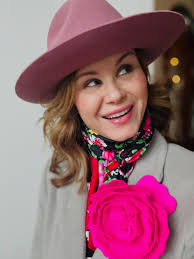 If you love them, you'll hate her. If you hate them, you'll love her. It's  complicated. Harry and Meghan: Escaping the Palace @lifetimetv