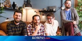 Dalam buku pengembangan diri yang mewakili sebuah seni untuk bersikap bodo amat penulis : Lirik Dan Chord Lagu Wellerman The Longest Johns Halaman All Kompas Com