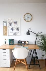 Schreibtisch Diy Idee Um Einen Ikea Schreibtisch Selber Zu Bauen In 2020 Ikea Desk Ikea Home Decor