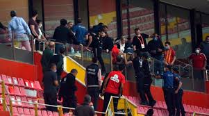 İstikbal mobilya kayserispor'da başkan danışmanı ve yönetim kurulu üyesi olarak görev yapan berna gözbaşı, kayserispor yönetim kurulu'nun aldığı karar ile başka. Kayserispor Baskan Berna Gozbasi Nin Ailesinin Bulundugu Locaya Saldiri Gerceklesti