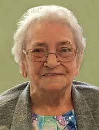 Beatrice Howard's Instagram, Twitter & Facebook