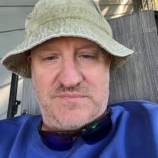 Steve Hussey's Instagram, Twitter & Facebook