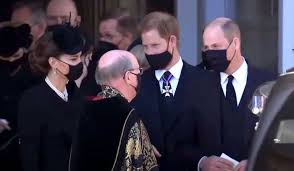 Prins harry en zijn oudere broer william zijn nu ieder hun eigen weg ingeslagen. Prince Harry Chats With William Kate After Prince Philip S Funeral Video