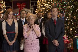 La série, créée en 2004, suit le quotidien des depuis 16 ans (et 16 saisons), plus belle la vie s'est imposée comme un pourvoyeur d'audiences et a ouvert la voie à d'autres feuilletons quotidiens. Si Noel M Etait Conte Twelve Trees Of Christmas Le Telefilm