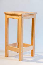 Einfach und doch designorientiert, individuell und gemütlich präsentiert sich das wohnzimmermöbel. Blumenhocker Hocker Beistelltisch Kernbuche Massiv H 55 Cm Mobel Sofortkauf De