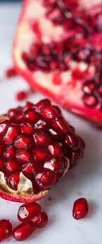 Vorhang Auf Fur Den Granatapfel Hellofresh Blog Rezept In 2020 Rezepte Lebensmittel Essen Granatapfel