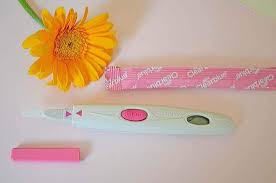 Die clearblue ovulationstests nehmen das luteinisierende hormon (lh) in ihrem blut auf. Clearblue Ovulationstest Erfahrungen Durchfuhrung