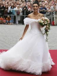 Dafür sind wir früh, sehr früh am morgen aufgestanden. Die Hochzeitskleider Der Stars Look Of Love