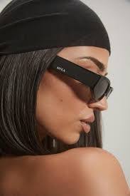 Myra Bailey's Instagram, Twitter & Facebook