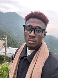 Alright I am in LOVE w this pumpkin chai candle... like, what the hell (i  don't even like pumpkin normally) and also this doorstop kitty holds my  weird broken closet like door