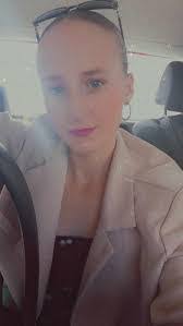 Wendy Kron's Instagram, Twitter & Facebook