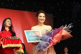 Vào năm 2016, cô sinh viên lớp pr34 với gương mặt khả ái, xinh đẹp. Lá»™ Diá»‡n Hoa Khoi Xinh Ä'áº¹p Há»c Viá»‡n Bao Chi 2016