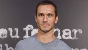 Paulo Rocha protagoniza cenas escaldantes na série 'A Rainha e a Bastarda':  "Foi uma aventura..."