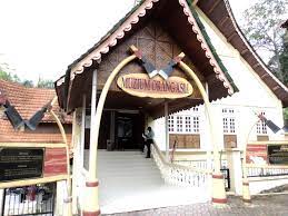 Kawasan muzium seni kraf orang asli ini amat strategik dan mudah untuk anda. Muzium Orang Asli Gombak Selangor Myrokan