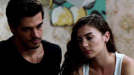 Son olarak ekrana veda eden 'güneşin kızları'nda oynayan berk atan, dizideki performansıyla büyük beğeni toplamıştı. Baharsahins Burcu Ozberk Berk Atan Gunesin Out Of My Head