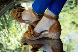 Gentle souls discount lucille wedge sandal