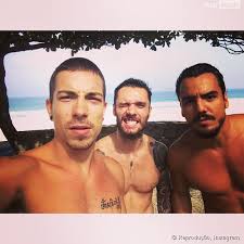 Estilo gangstar é o primeiro single do novo disco de tulio dek, que sairá em breve. Di Ferrero Fi Ricardo E Tulio Dek Malham Na Praia E Postam Selfie No Instagram Purebreak