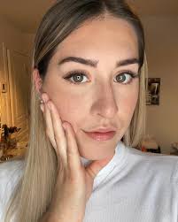 Green, greenish and greener (désolé pour le gros plan de mon visage,  enjoy🙃)